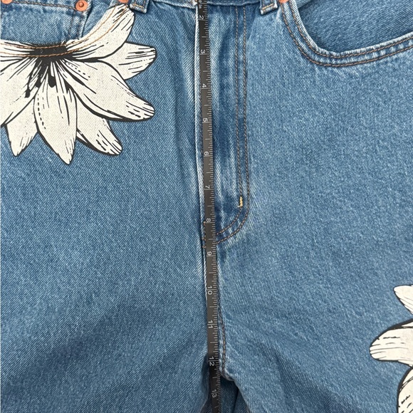 Levi’s Floral Blue Women's Size 27 Jeans - Picture 8 of 9